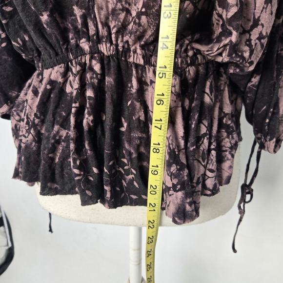Free People Tie Dye Cold Shoulder Peasant Blouse Mauve Black Size Small - Picture 4 of 7